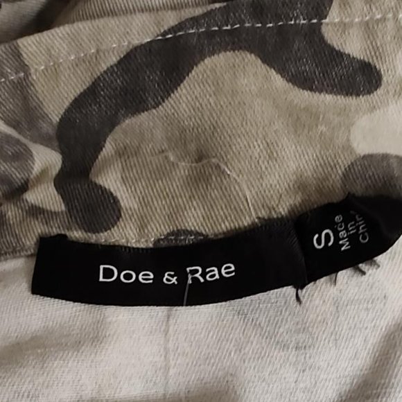 Grey camo mock neck jacket nwt - Picture 6 of 10